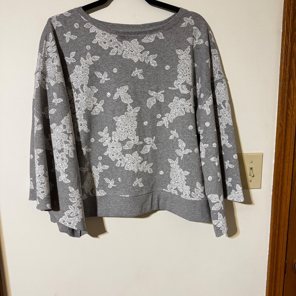 Adore Me Gray Floral‎ Print FLARED Long Sleeve Sweatshirt Womens Size L